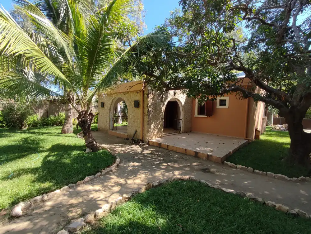 maison villa a vendre copropriété résidence arboré fleurie piscine clos des dunes unique Toliara Tulear Madagascar incroyable